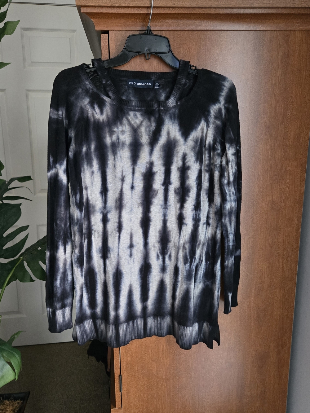 525 America Black & White Tie-Dye Crew Neck Sweater